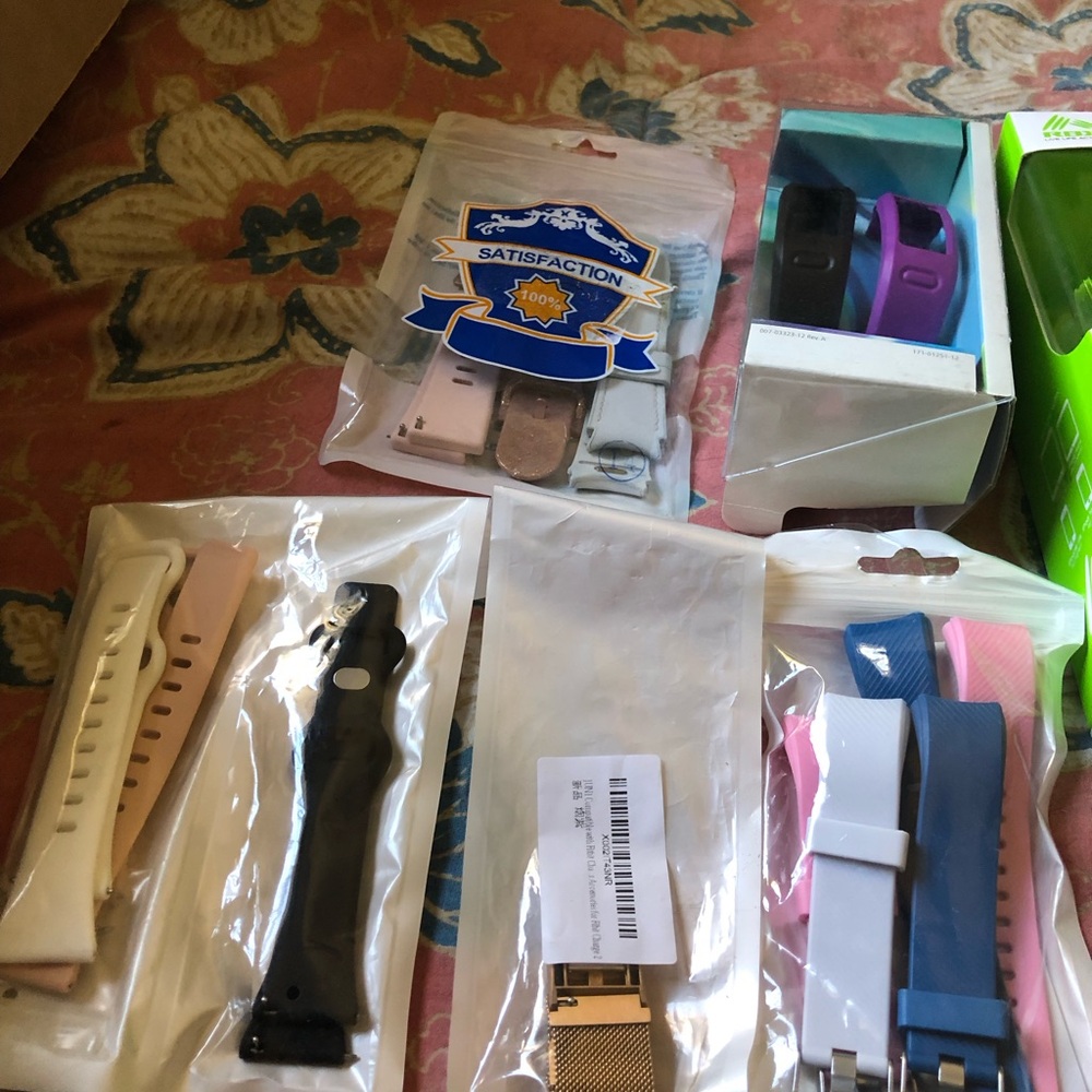 Fitbit bundle - Picture 2 of 5
